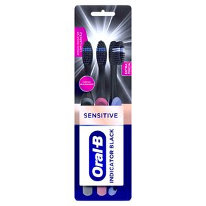 Escova Dental Extramacia Sensitive Oral-B Pro-Saúde Indicator Black Combo com 3 Unidades
