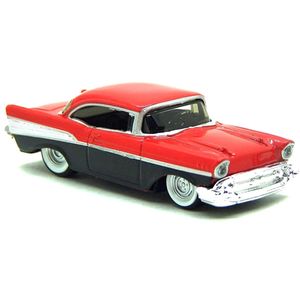 Miniatura Guincho 1957 Chevrolet Flatbed E 1957 Chevrolet Bel Air 1/64 Maisto 15055