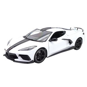 Miniatura Chevrolet Corvette Stingray Coupé 2020 1/18 Branco Maisto 31455